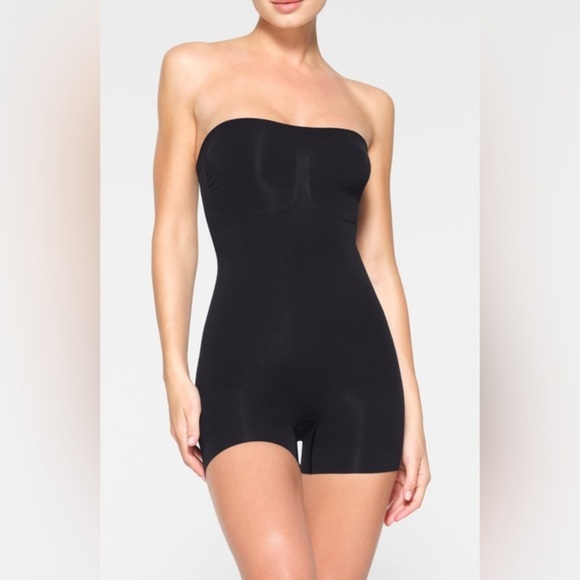 SKIMS Other - SKIMS Everyday Sculpt High-Waisted Mid-Thigh Short 3XL  Onyx
